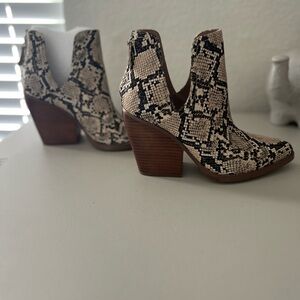 Snack booties. Size 9